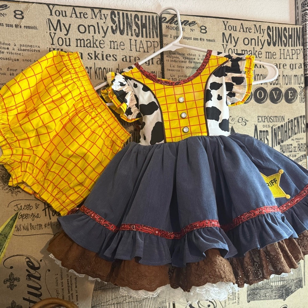 Charming Cowgirl Dress with Yellow and Blue Details